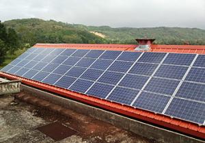 Mise en route industrielle d'un parc photovoltaïque dans l'Ariège.